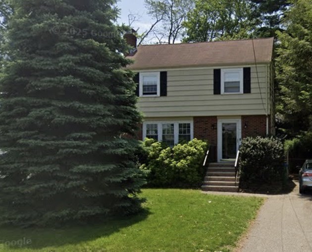 Click for 91 Nahatan St, Westwood, MA slideshow