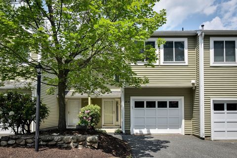 Photo of 43 Curtis Ave #B, Marlborough, MA 01752 (MLS # 73502719)