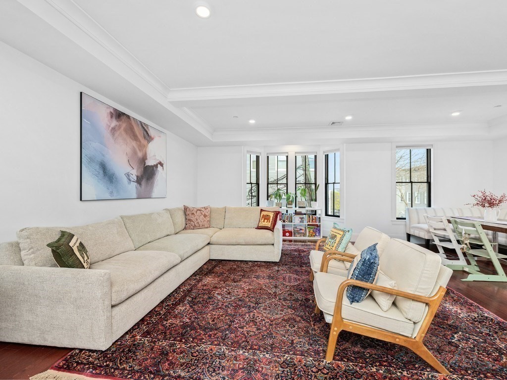 324 Bunker Hill Street 201