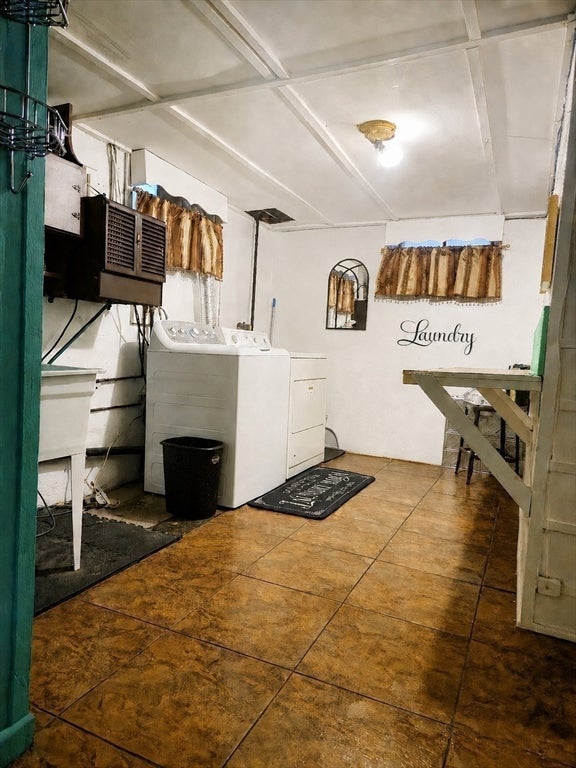 369 Breckwood Blvd, Springfield, MA Photo #16