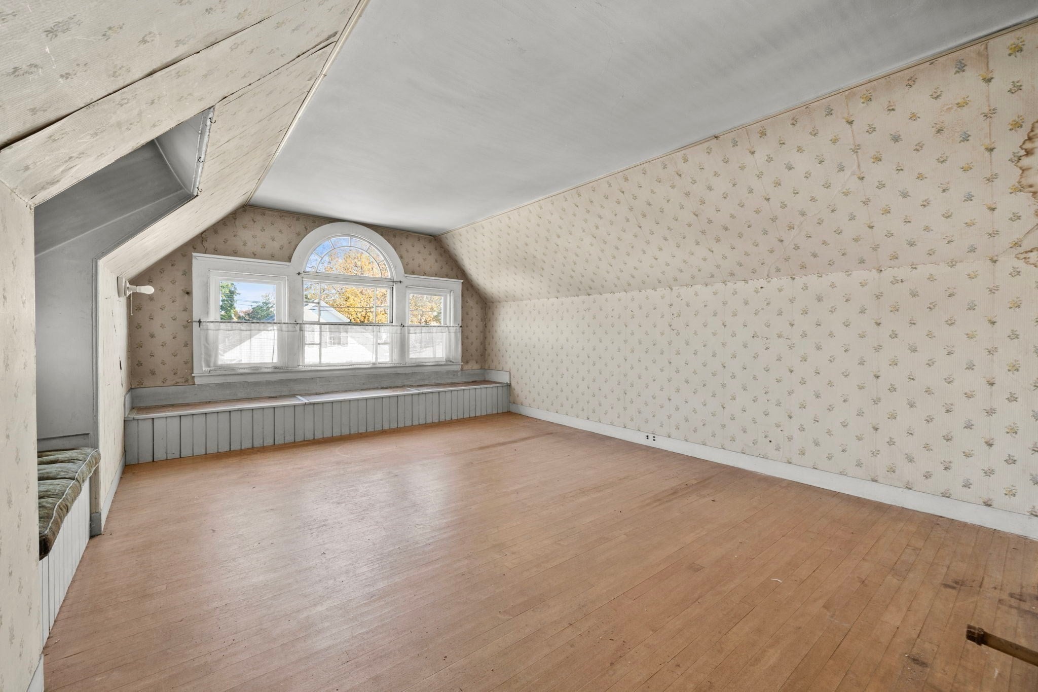 5 Warren Ave, Woburn, MA, 5 Warren Ave, Woburn, MA Photo #21