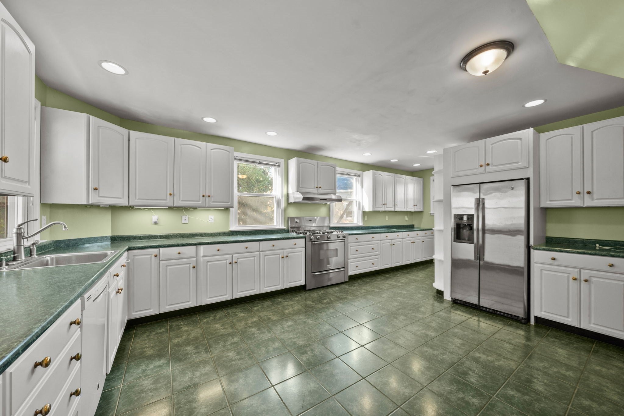 5 Warren Ave, Woburn, MA, 5 Warren Ave, Woburn, MA Photo #11