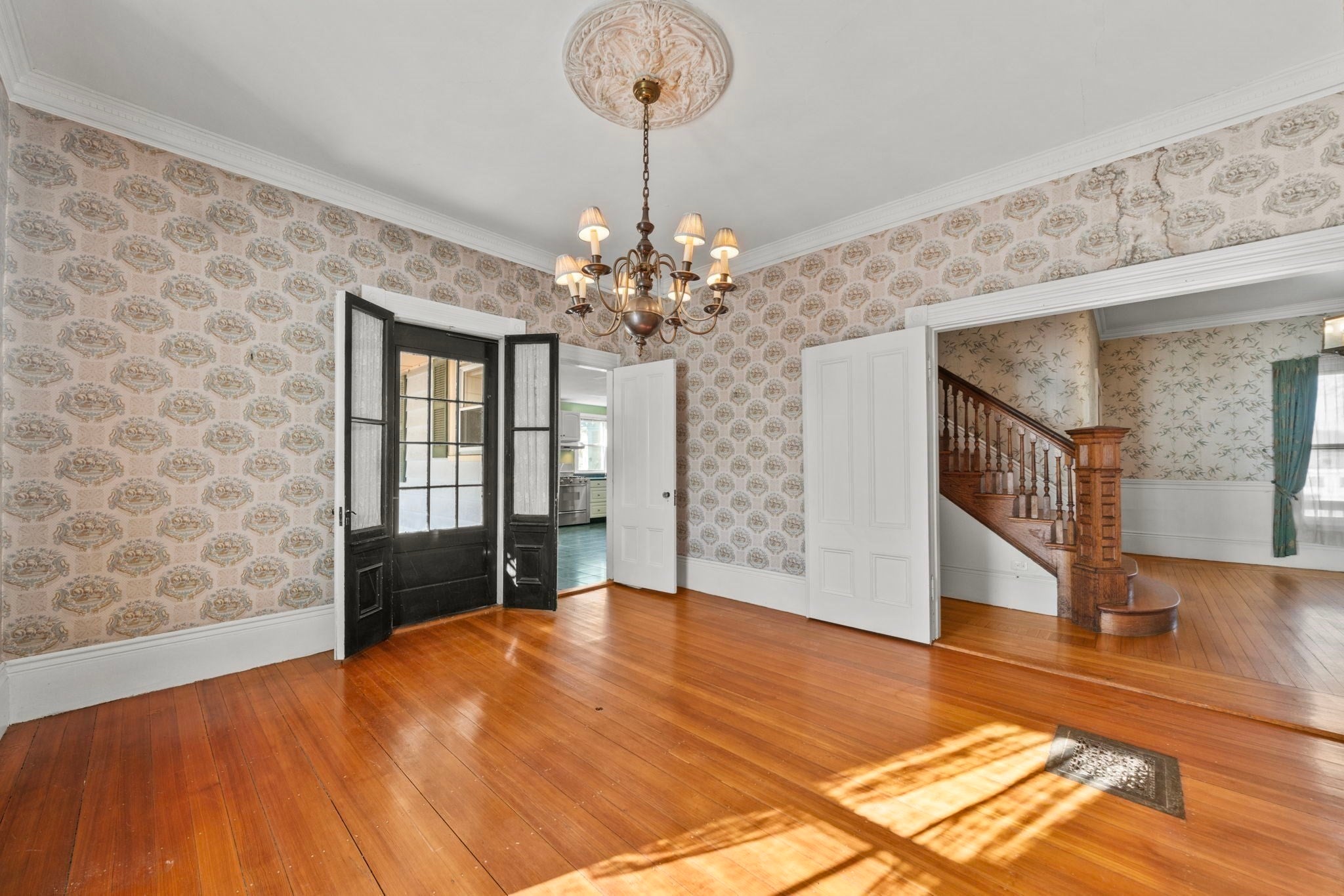 5 Warren Ave, Woburn, MA, 5 Warren Ave, Woburn, MA Photo #7