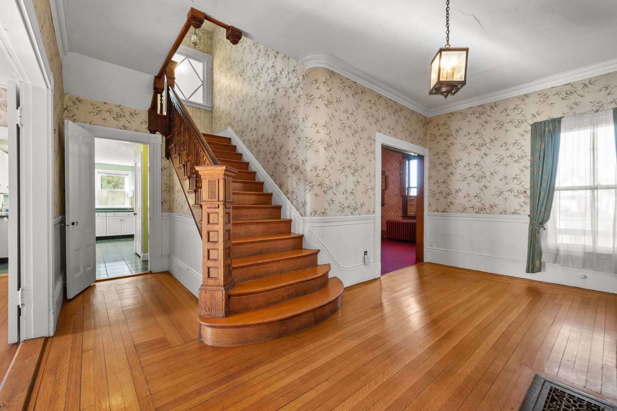 5 Warren Ave, Woburn, MA, 5 Warren Ave, Woburn, MA Photo #3