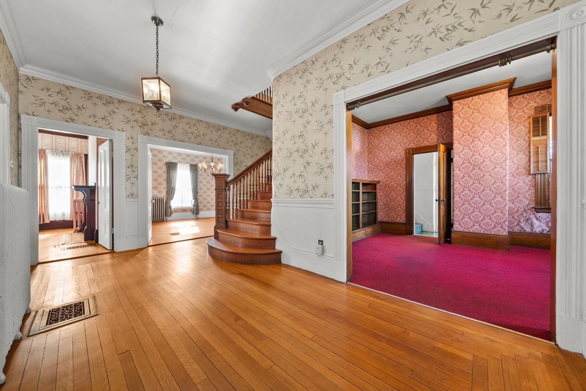 5 Warren Ave, Woburn, MA, 5 Warren Ave, Woburn, MA Photo #4