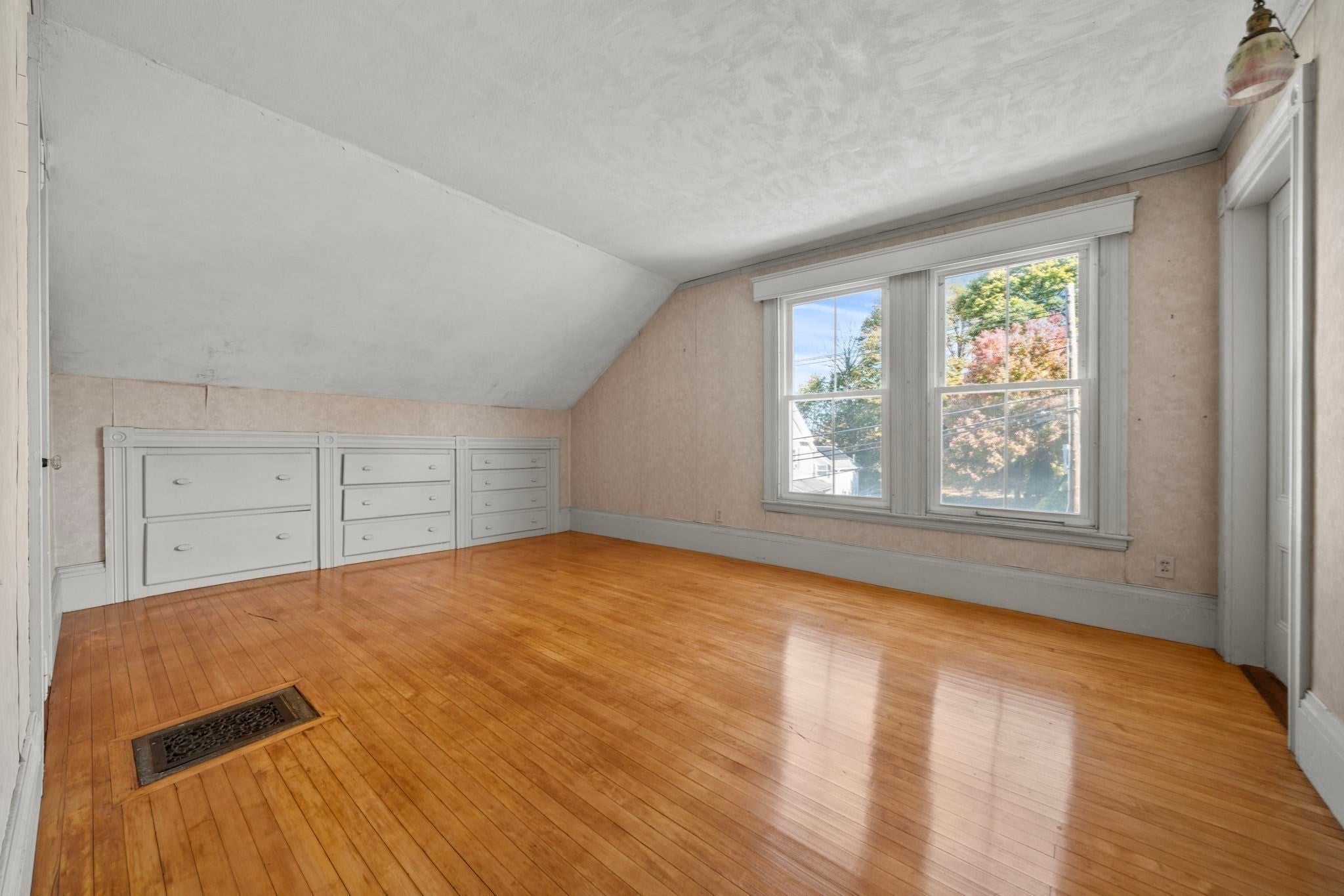 5 Warren Ave, Woburn, MA, 5 Warren Ave, Woburn, MA Photo #18