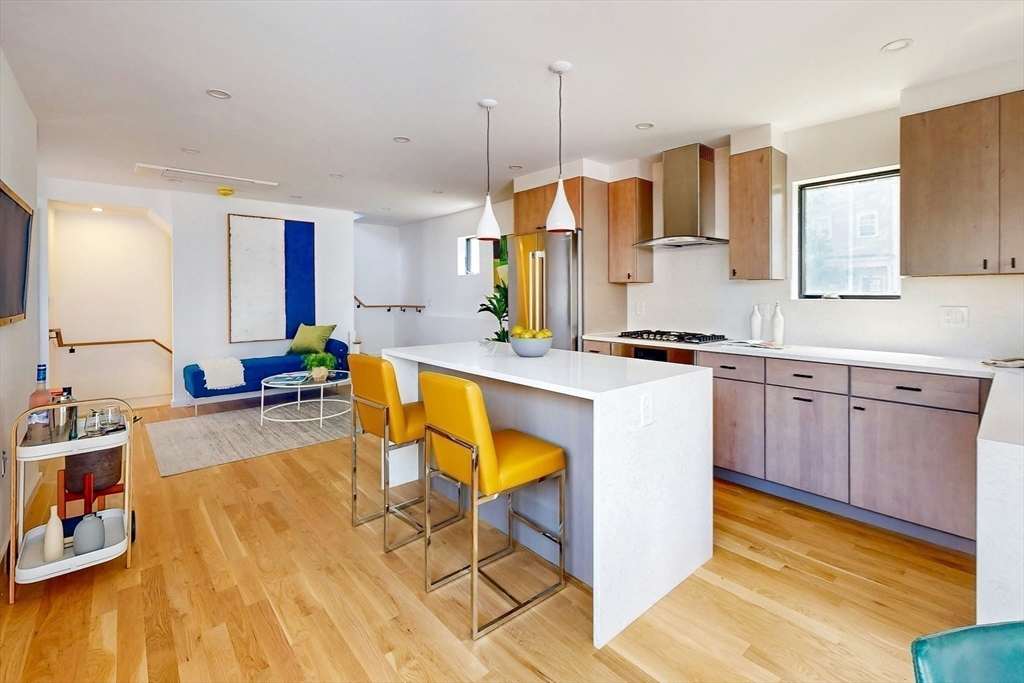131 Charles Street R