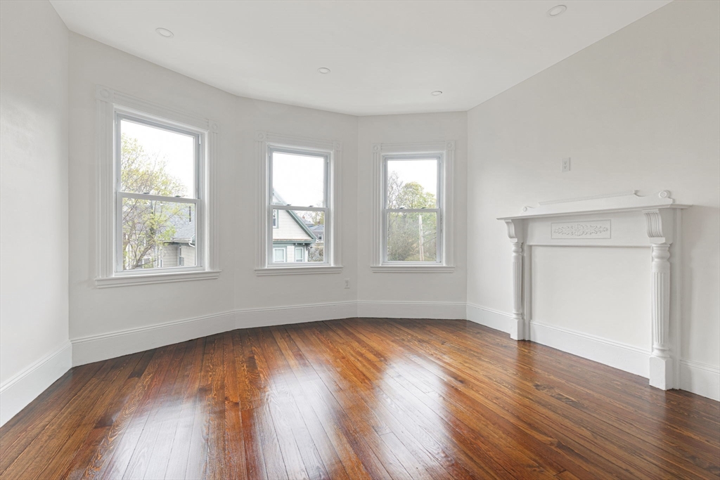 Boston, Massachusetts 02130, United States, 4 Bedrooms Bedrooms, ,2 BathroomsBathrooms,Residential,Active,196507