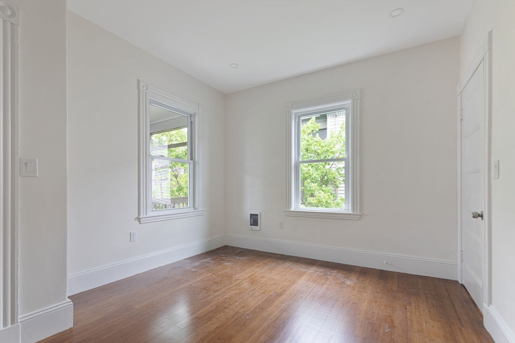 Boston, Massachusetts 02130, United States, 4 Bedrooms Bedrooms, ,2 BathroomsBathrooms,Residential,Active,196507