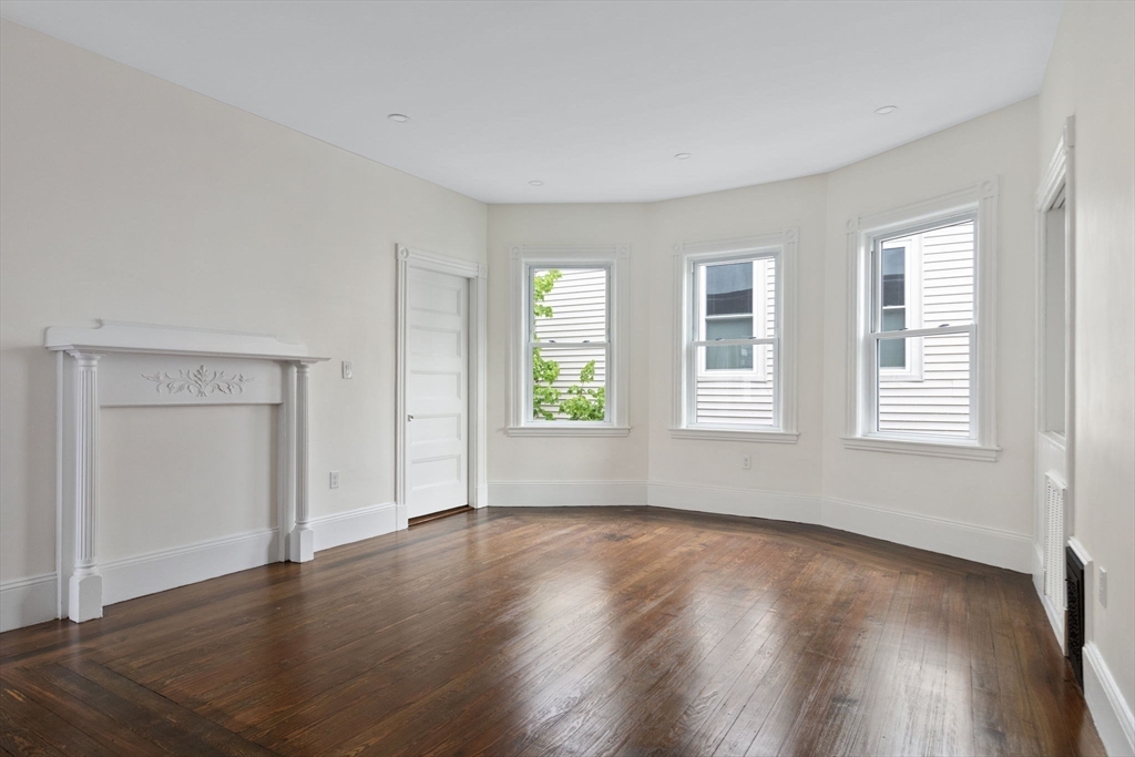 Boston, Massachusetts 02130, United States, 4 Bedrooms Bedrooms, ,2 BathroomsBathrooms,Residential,Active,196507