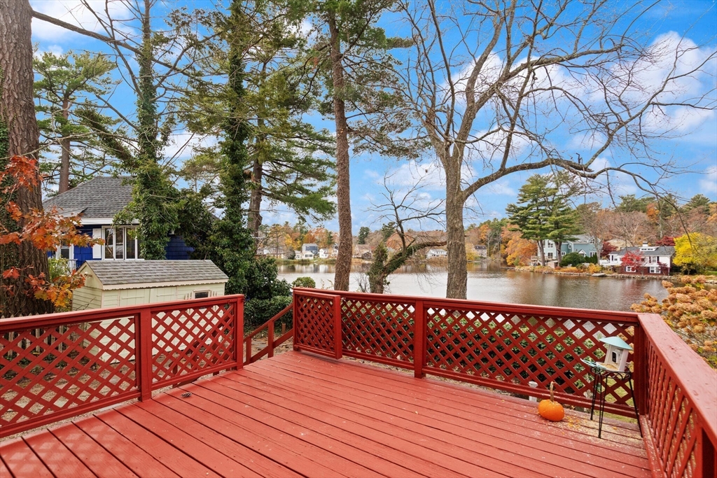 320 Pillings Pond Rd