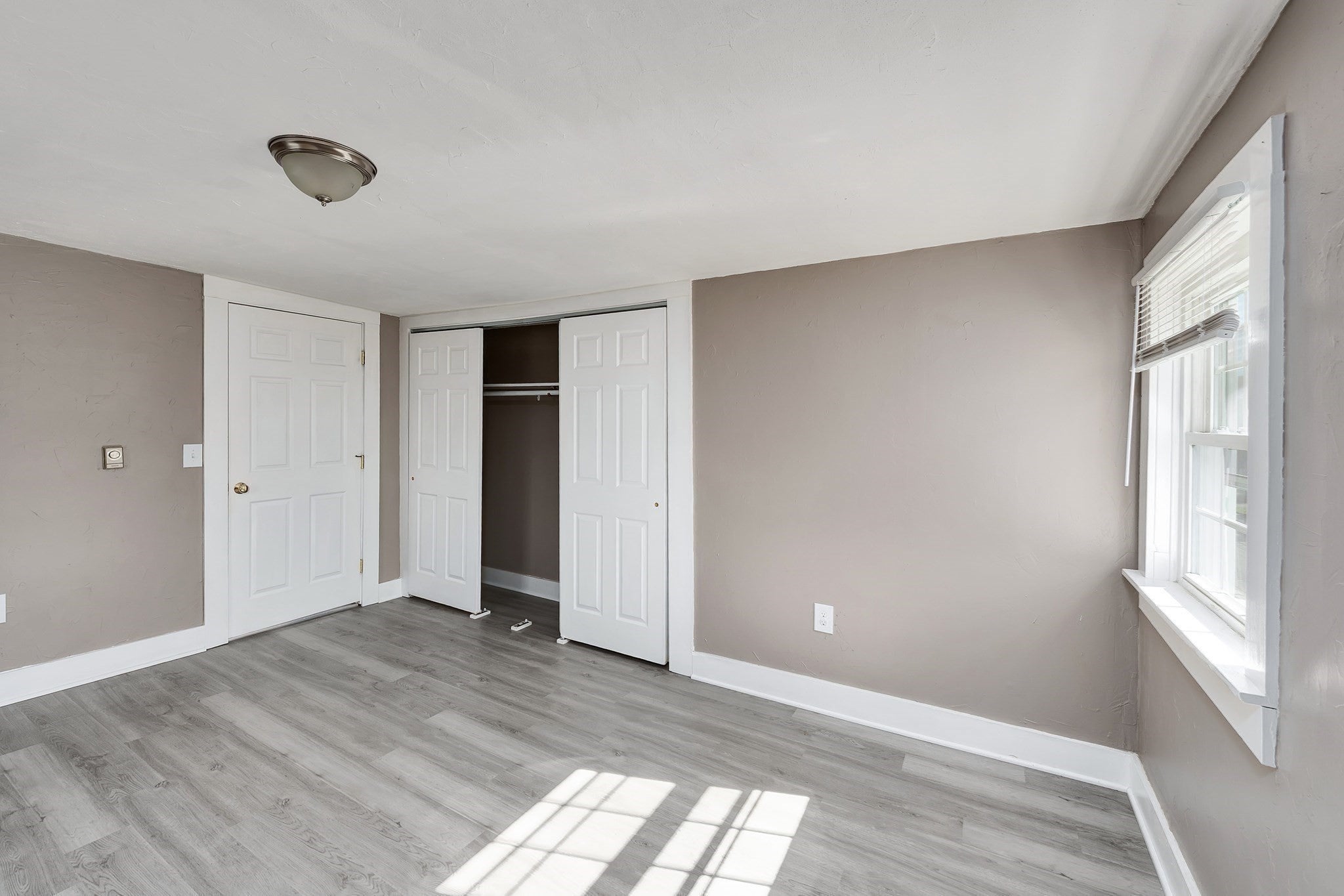 27 Holten St, Danvers, MA Photo #10