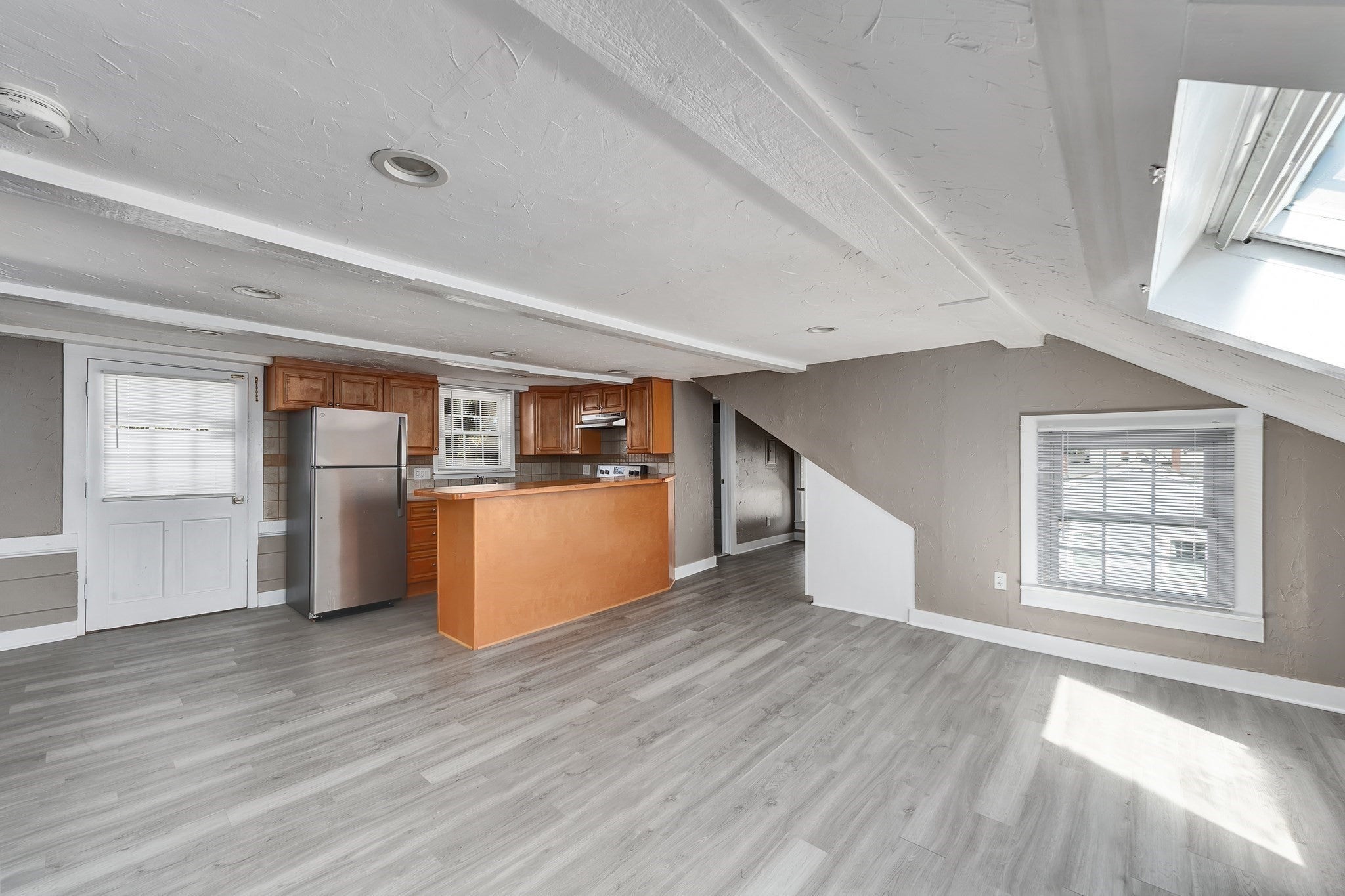 27 Holten St, Danvers, MA Photo #5