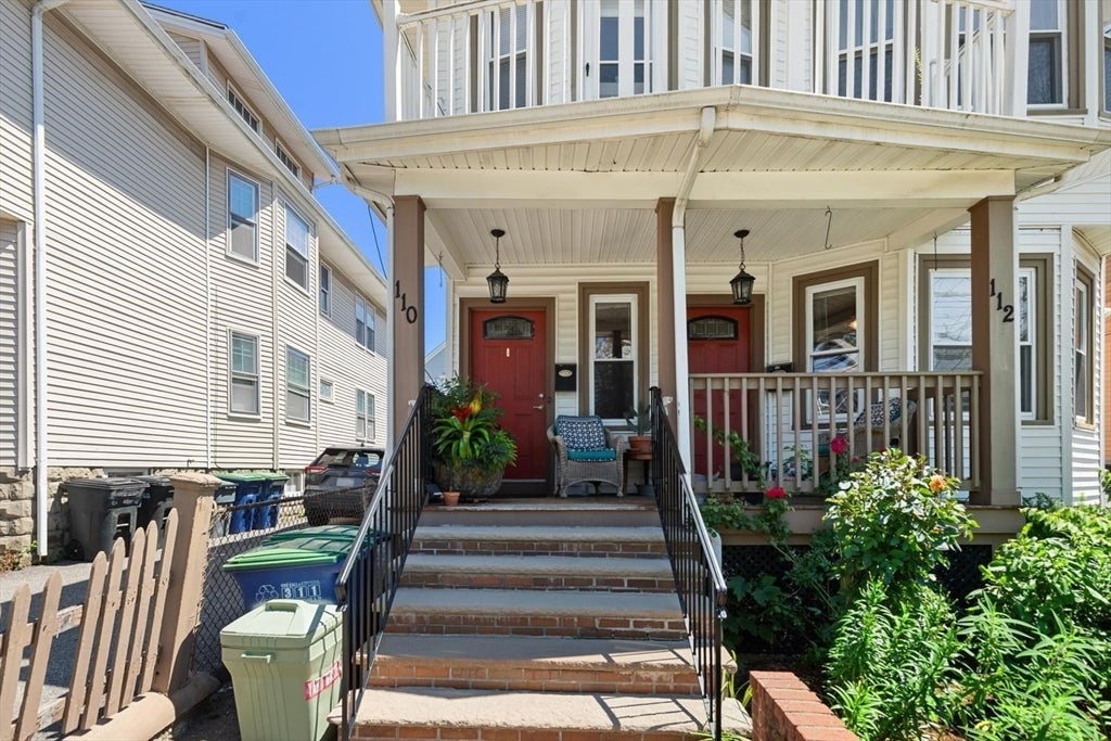 110 W Adams St
