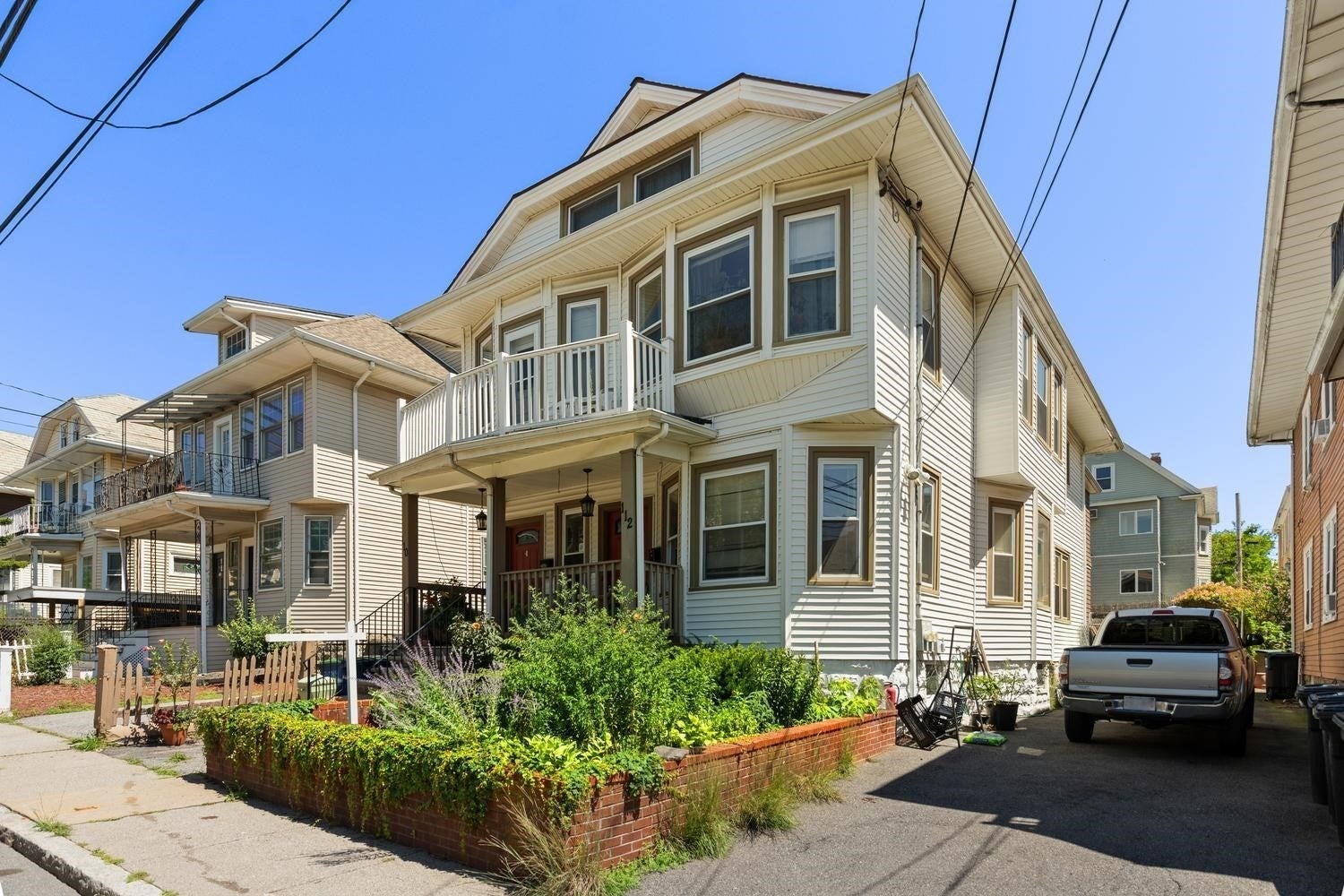 110 W Adams St