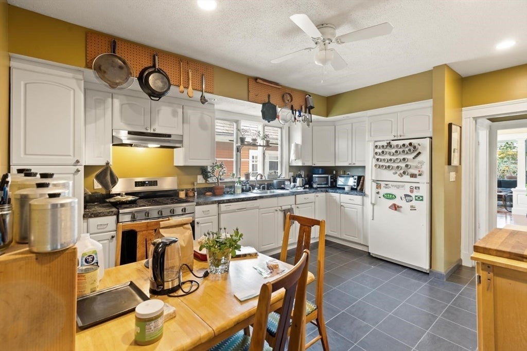 110 W Adams St, Somerville, MA Photo #23
