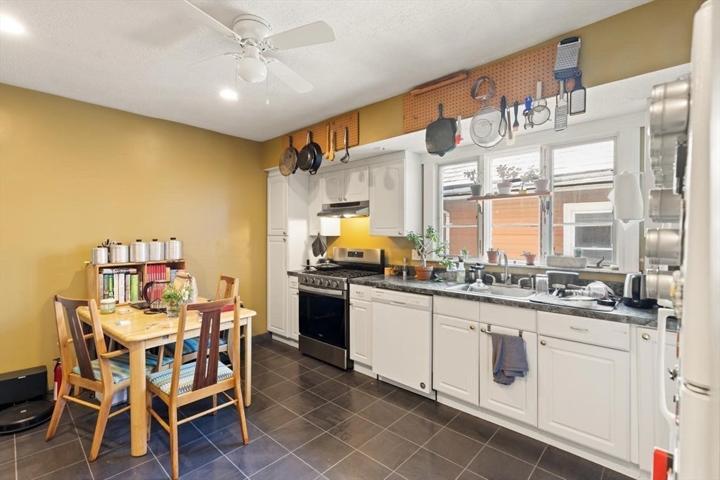 110 W Adams St, Somerville, MA Photo #22