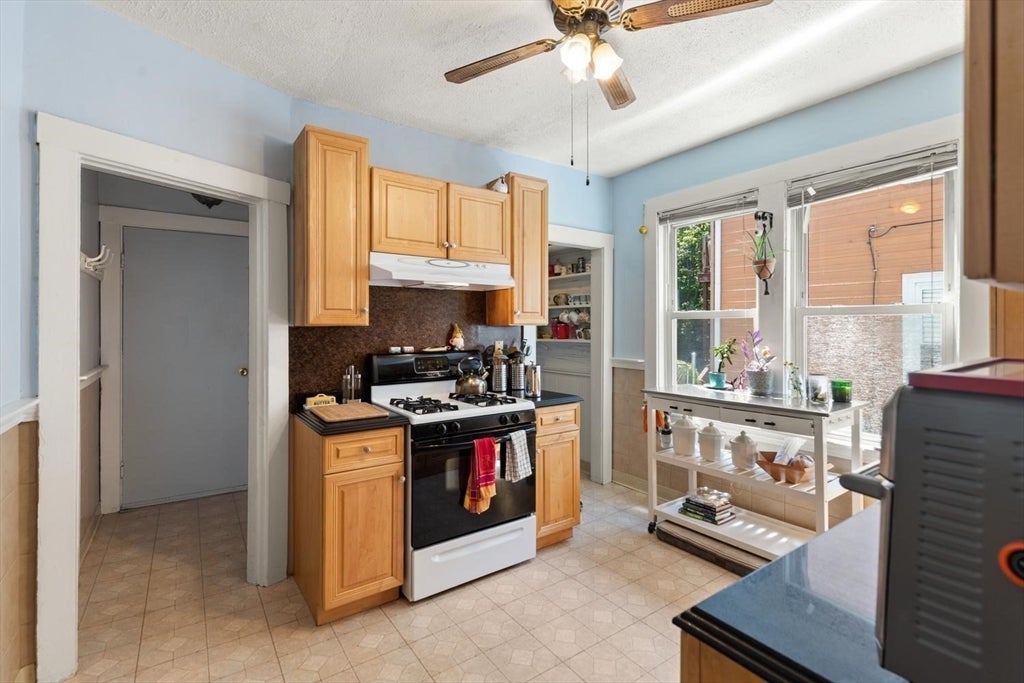 110 W Adams St, Somerville, MA Photo #13