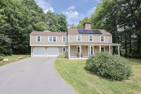 18 Douglas Dr Ayer MA 01432