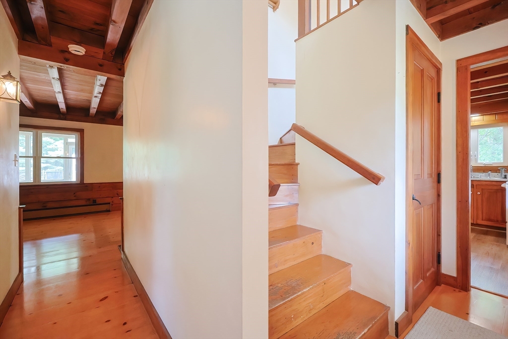 18 Douglas Dr