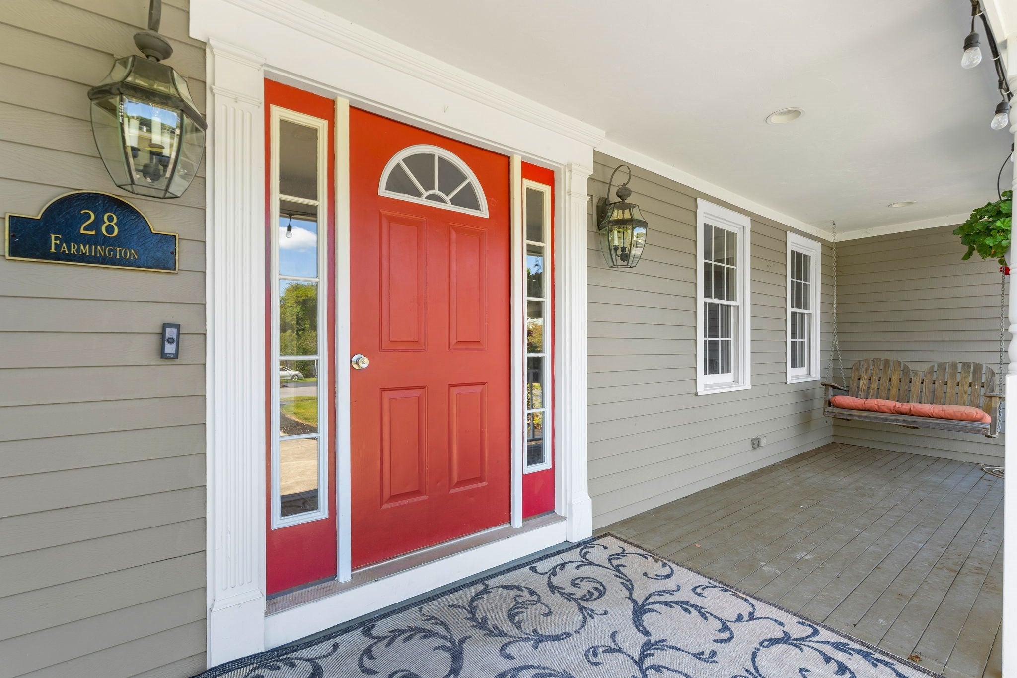 28 Farmington Drive, Shrewsbury, MA Photo #2