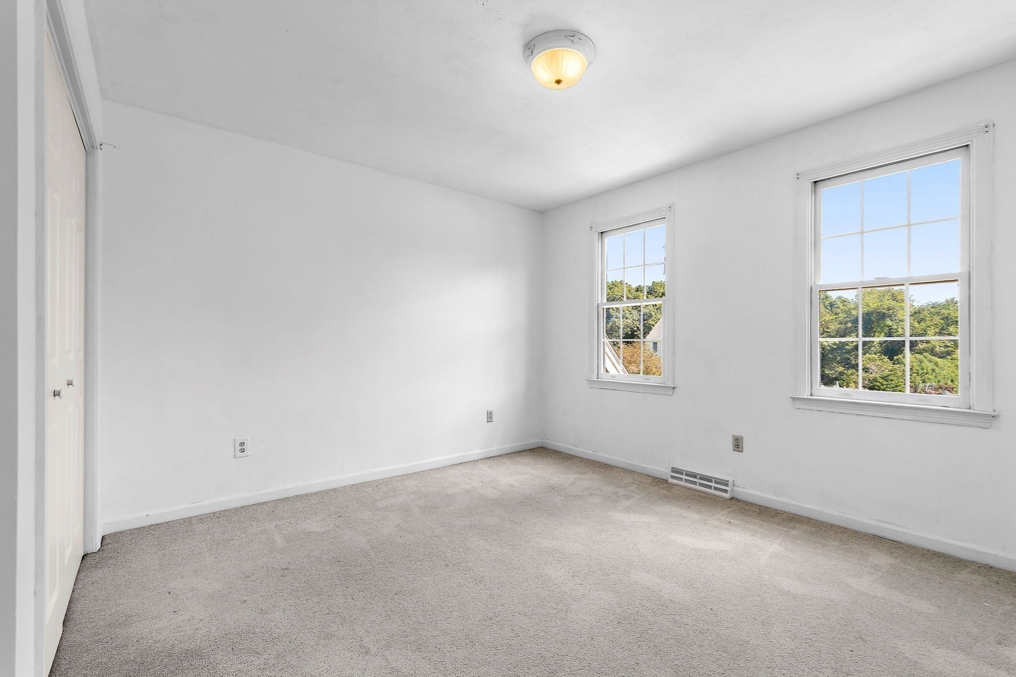 28 Farmington Drive, Shrewsbury, MA Photo #23