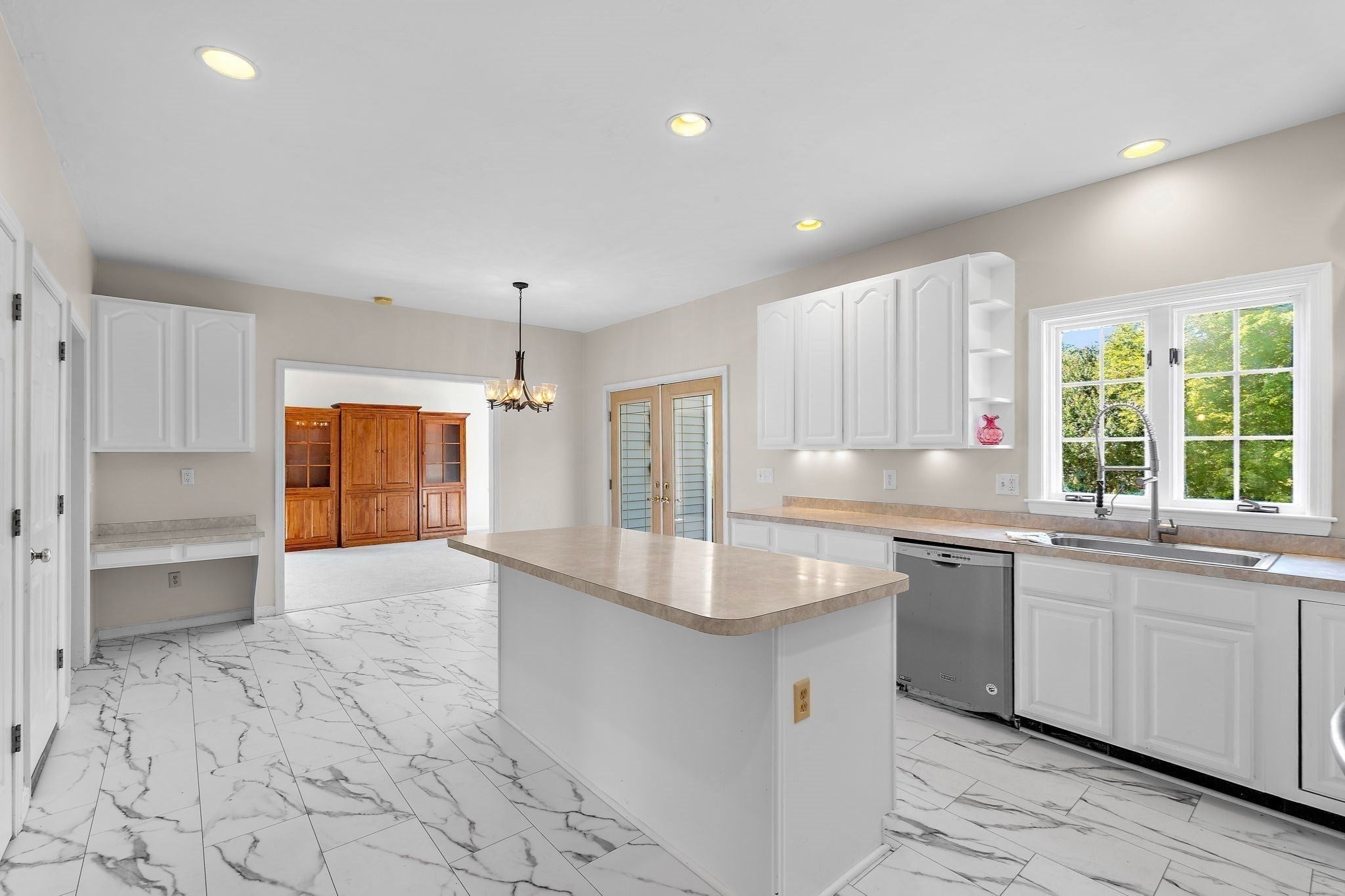 28 Farmington Drive, Shrewsbury, MA Photo #14