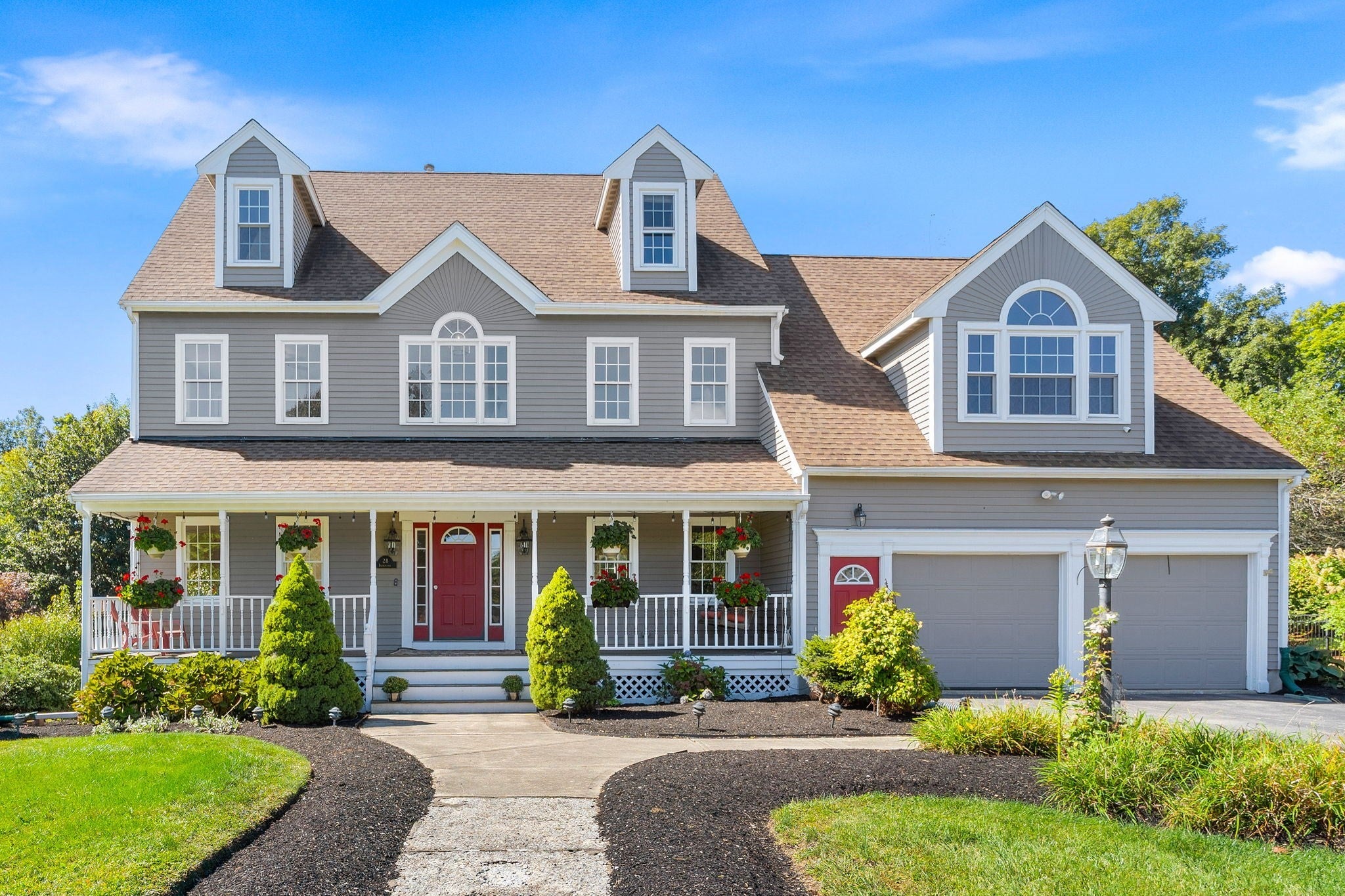 28 Farmington Drive, Shrewsbury, MA Photo #1