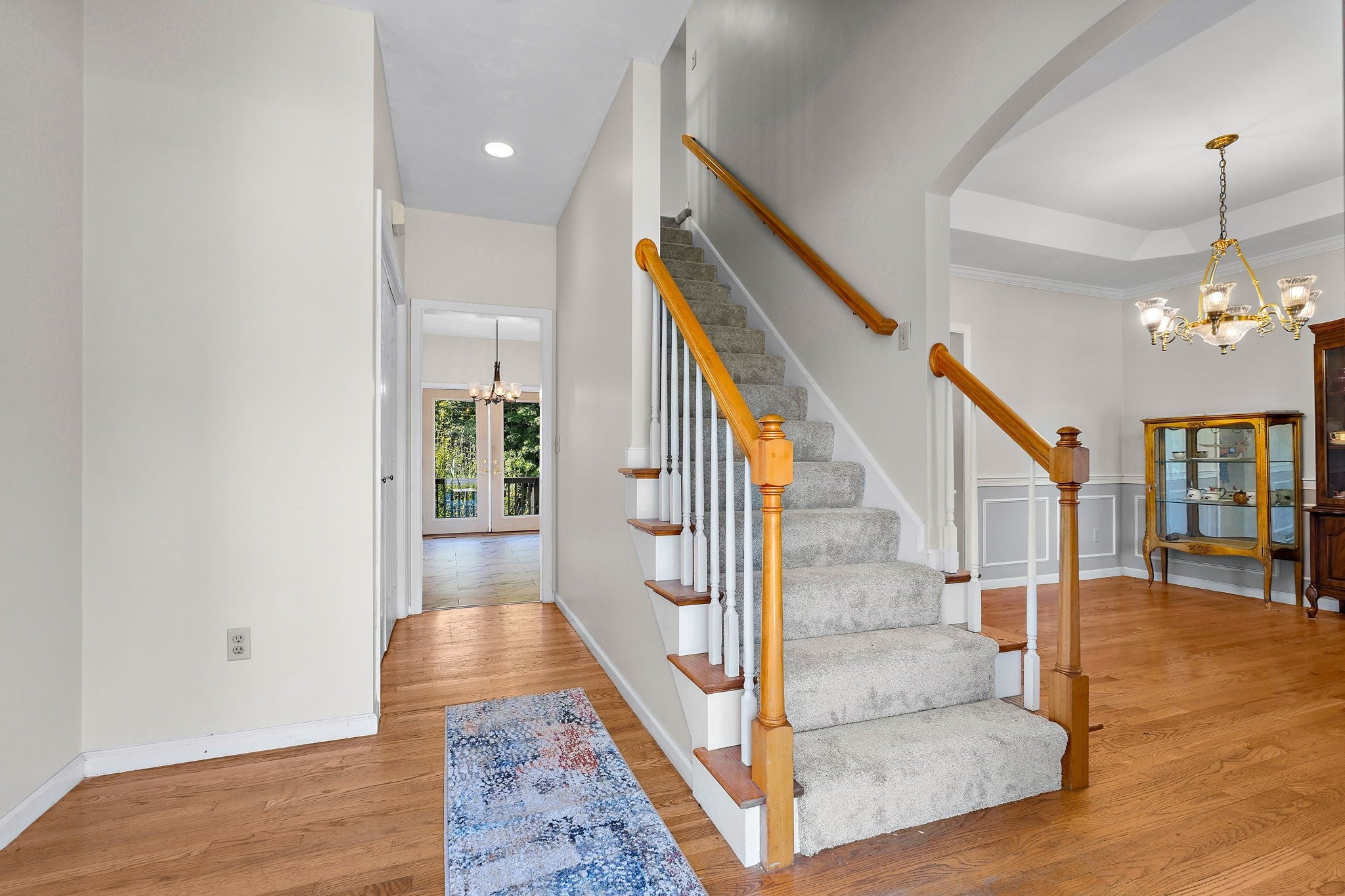 28 Farmington Drive, Shrewsbury, MA Photo #3