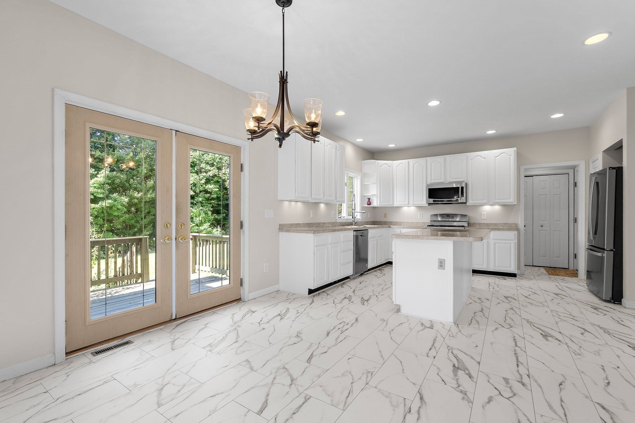 28 Farmington Drive, Shrewsbury, MA Photo #11