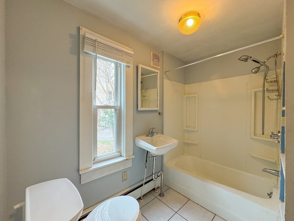 37 North St, Medway, MA Photo #7