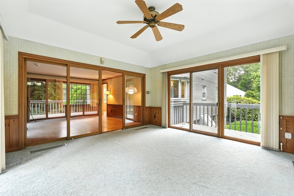 98 Coventry Ln