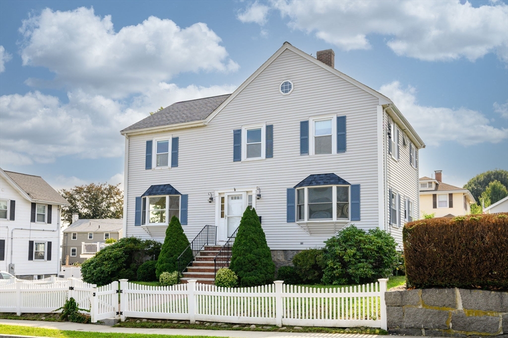 22 Narragansett Rd