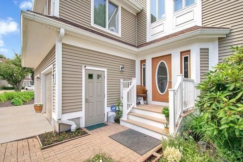 Photo of 46 Pointe Rok Dr #46, Worcester, MA 01604 (MLS # 73462340)