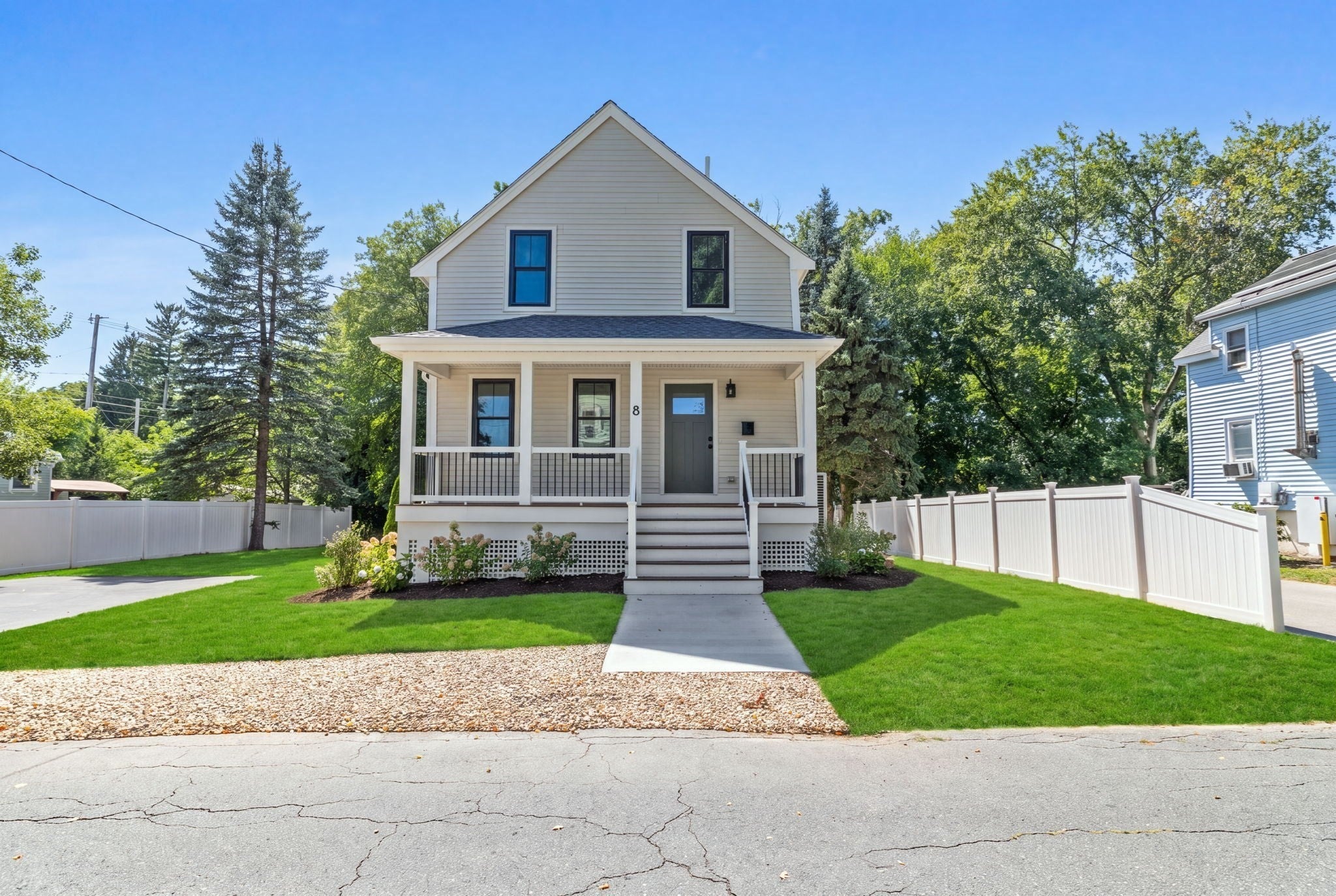 Photo of 8 Rodman Rd, Ashland, MA