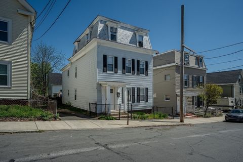 13 1/2 Grove St Haverhill MA 01832