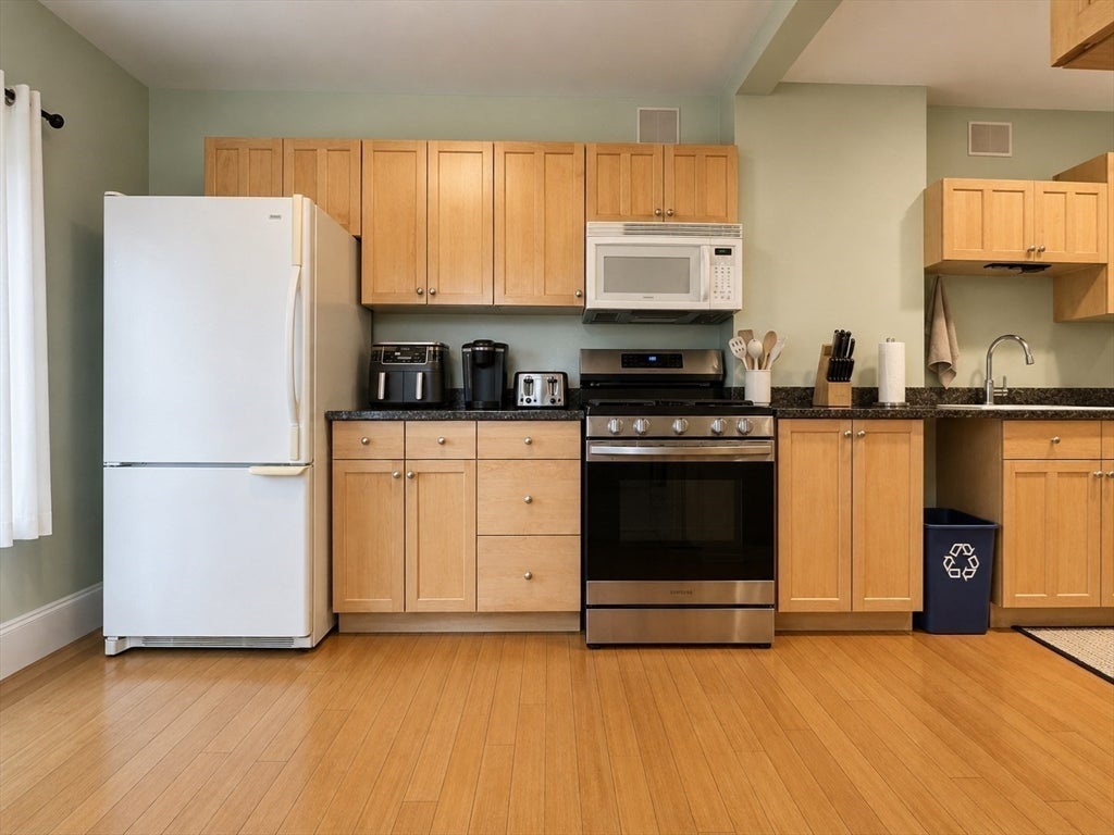 20 Lee Hill Road #20, Boston, MA, 20 Lee Hill Road #20, Boston, MA Photo #5