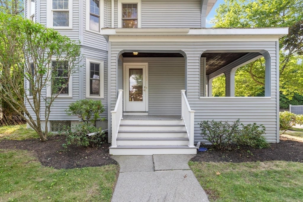 9 Spruce St