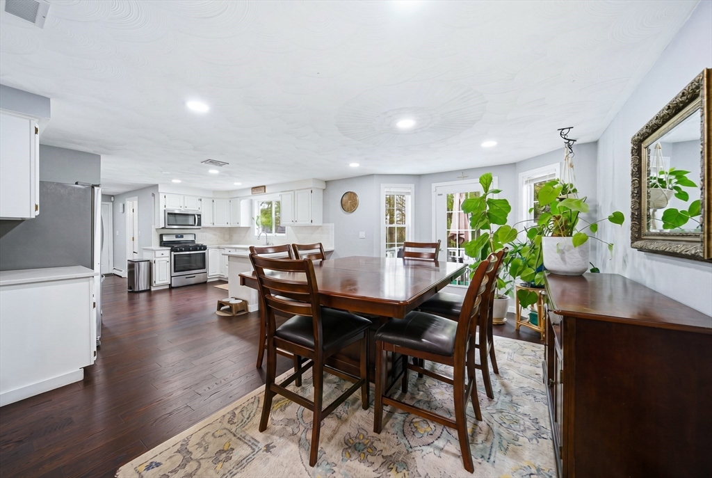 3 Lady Slipper Ln