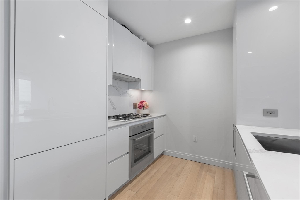 133 Seaport Blvd 1510