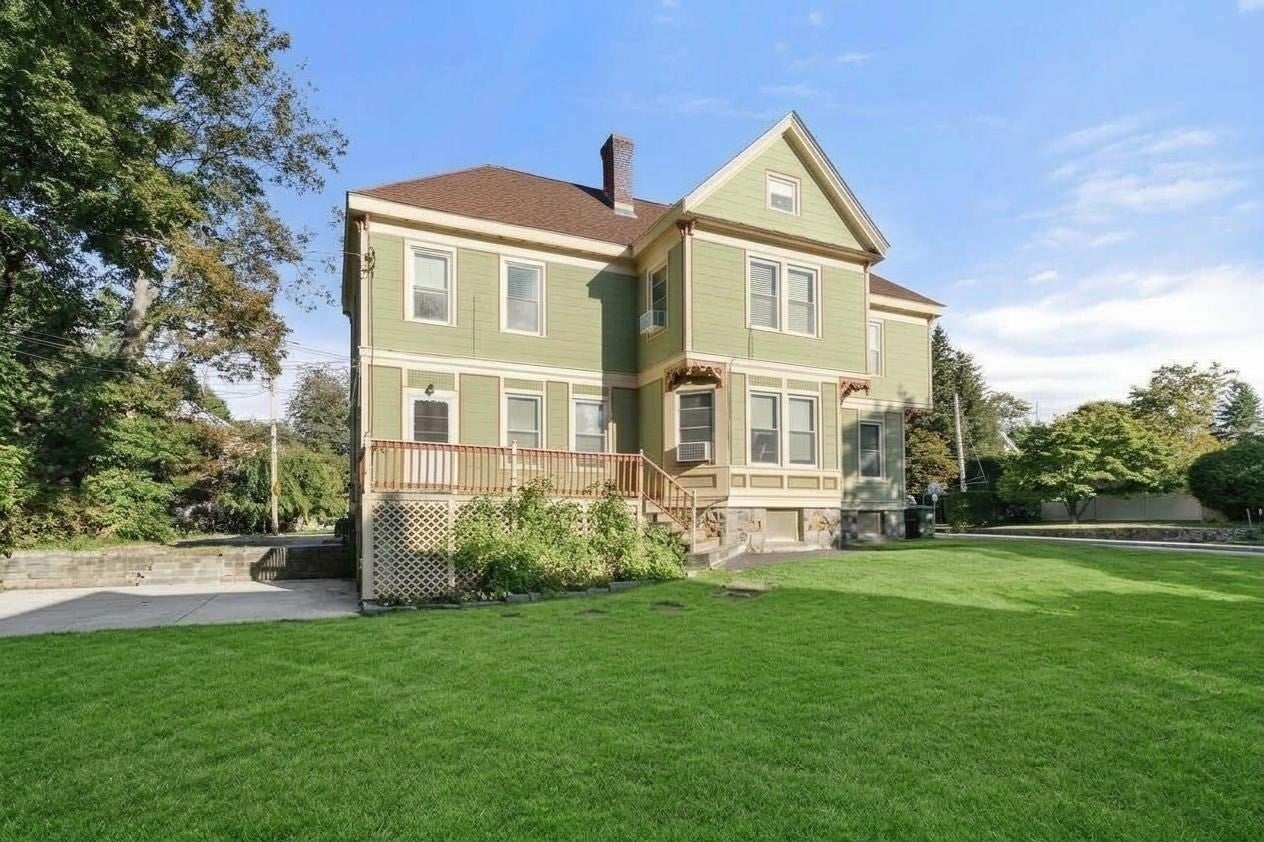 56 Warren Ave