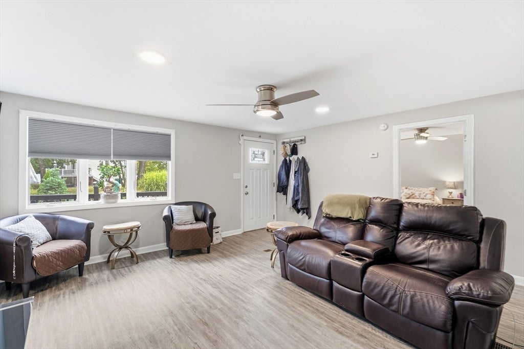 55 Friendship St, Billerica, MA Photo #8