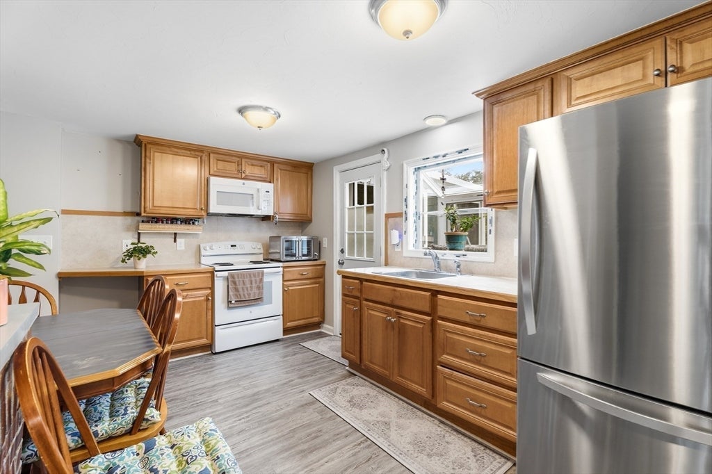55 Friendship St, Billerica, MA Photo #10