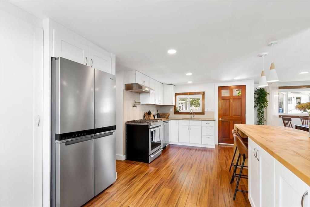 27 Waterview Ave