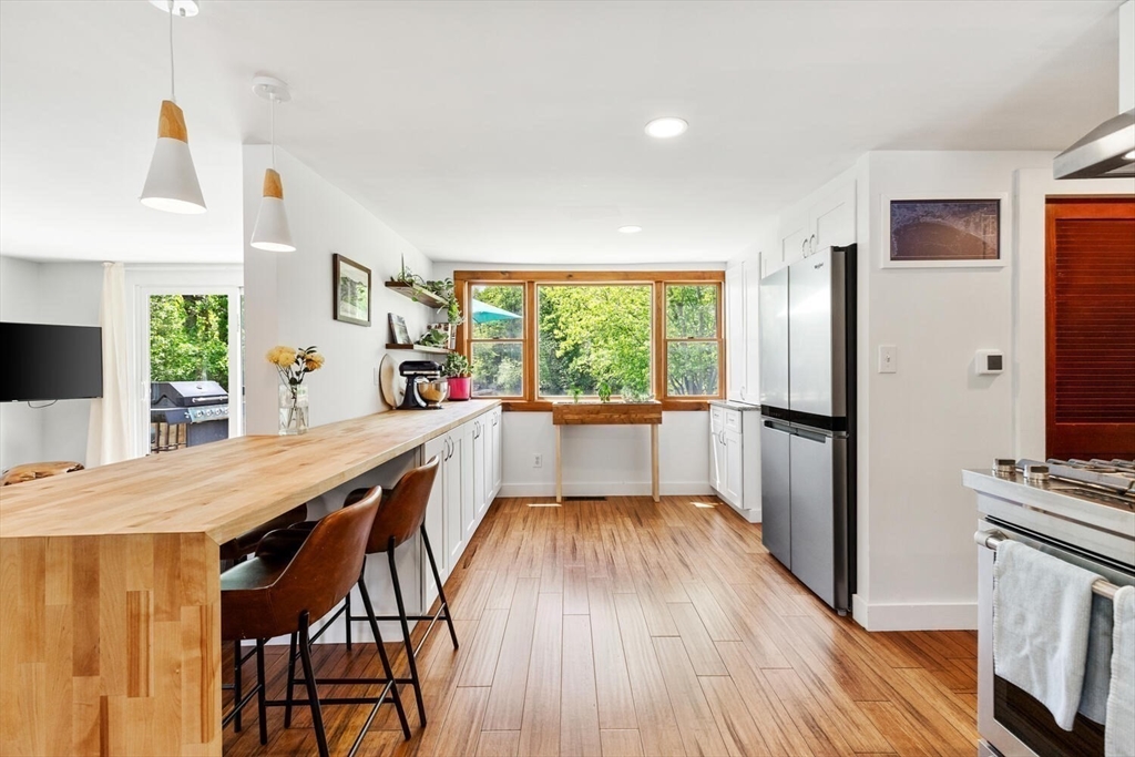 27 Waterview Ave