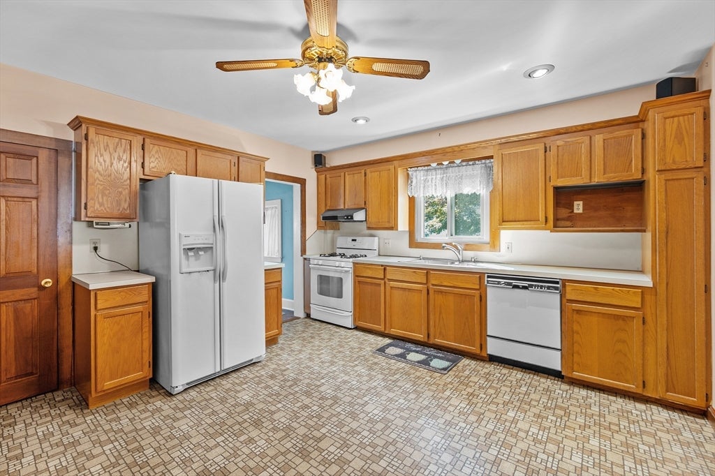 64 Locust St, Danvers, MA Photo #3