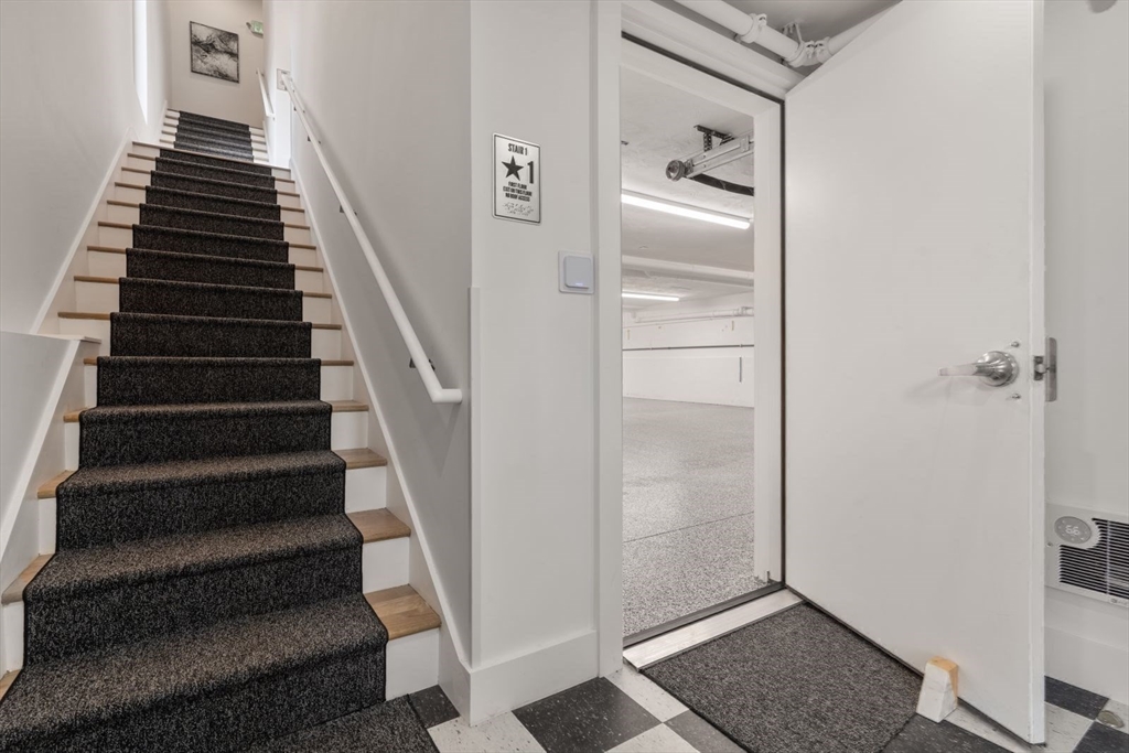 6 Gen Devine Way #1, Boston, MA Photo #31
