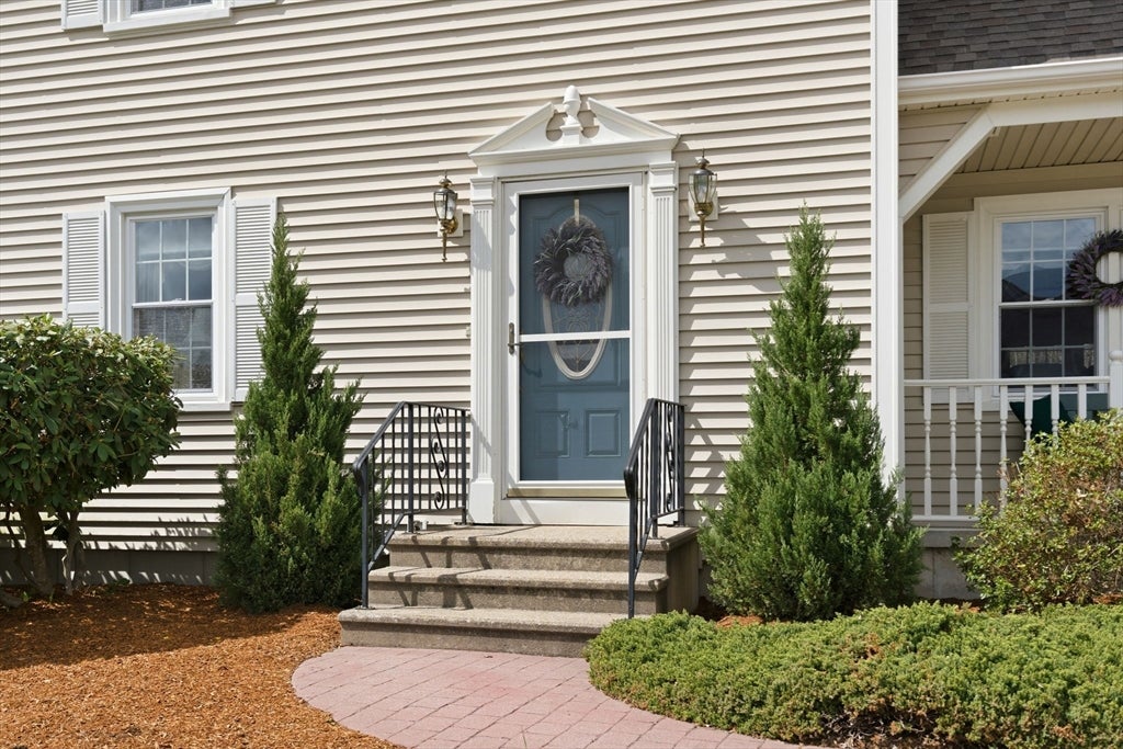 32 Dolly Dr