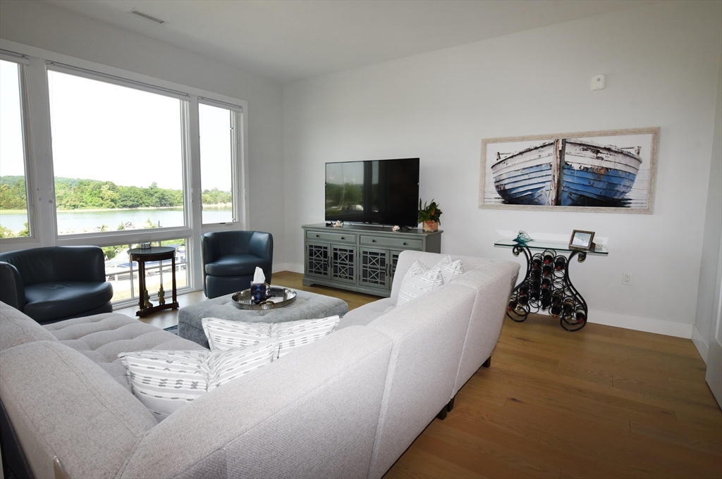 10 Shipyard Drive 313