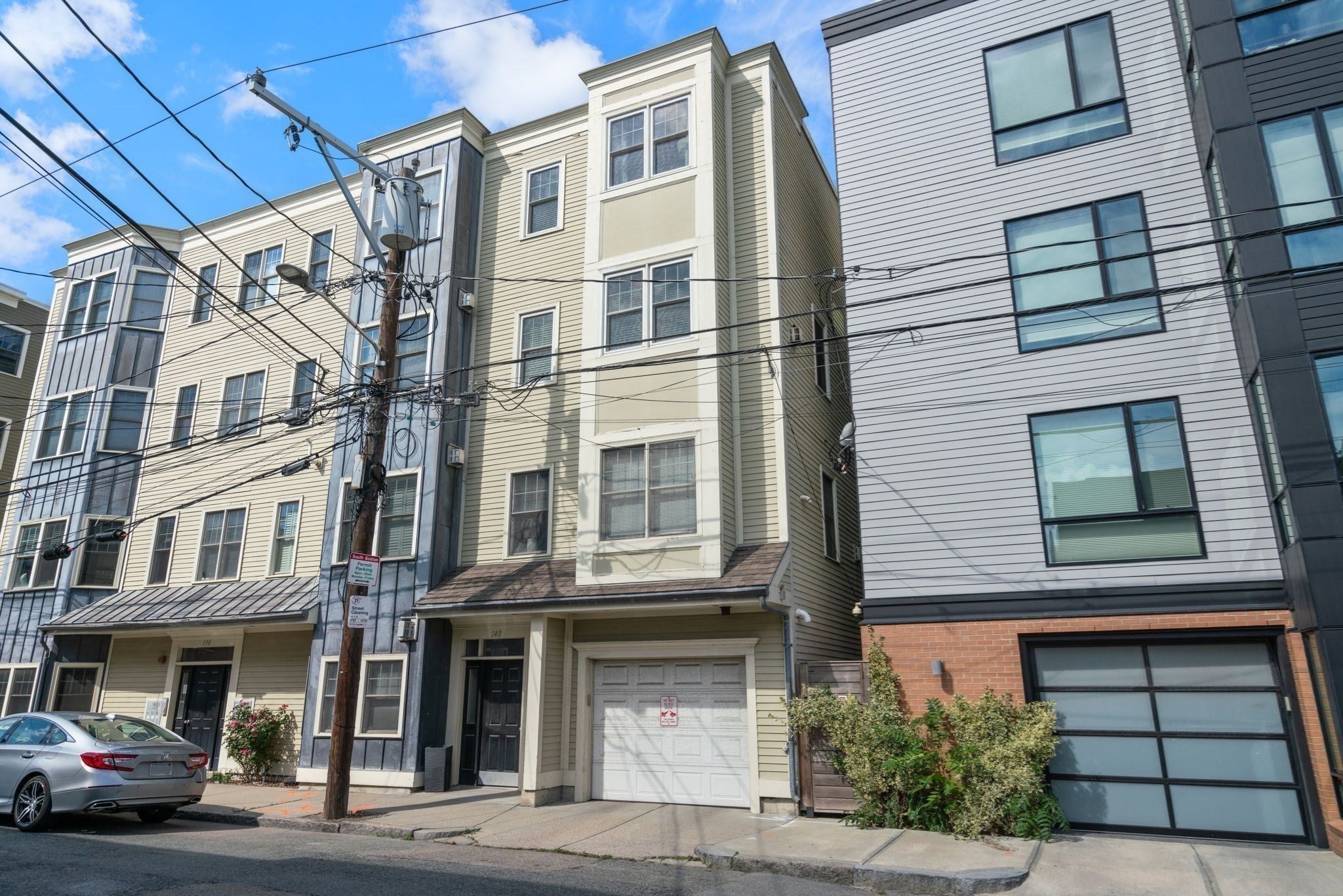 138 W 9th St